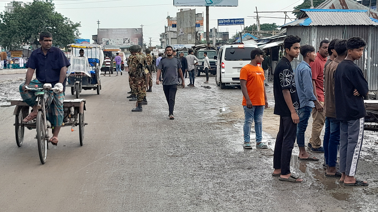 গোপালগঞ্জে তিন ঘণ্টার জন্য কারফিউ শিথিল